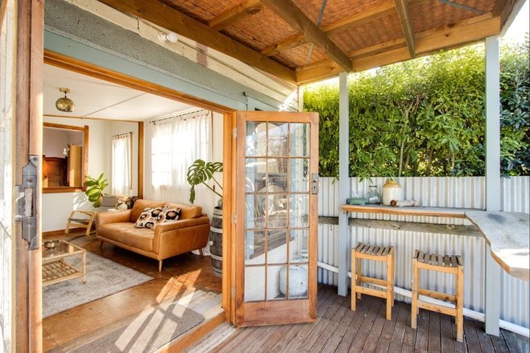 Photo of property in 118 Wellesley Road, Napier South, Napier, 4110