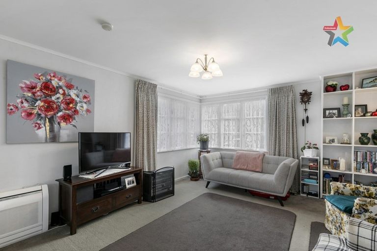 Photo of property in 1/114 Kowhai Street, Naenae, Lower Hutt, 5011