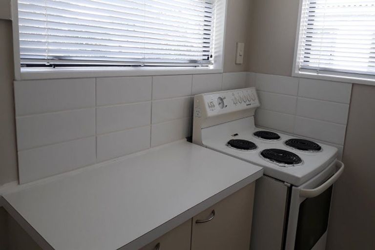 Photo of property in 1f2 Glenbrook Grove, Naenae, Lower Hutt, 5011