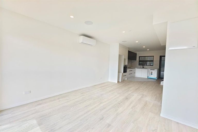 Photo of property in 13/13 Grove Lane, Pakuranga, Auckland, 2010