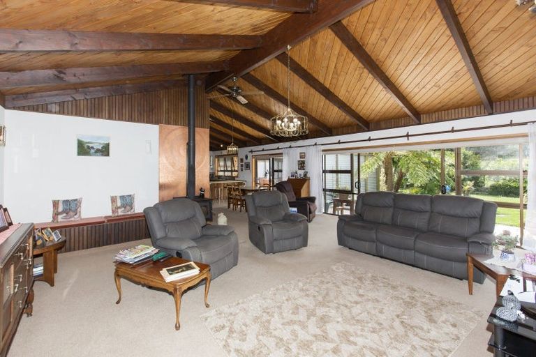 Photo of property in 242 Baylys Coast Road, Dargaville, 0377