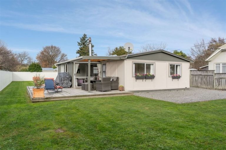 Photo of property in 1 Kempton Street, Greytown, 5712