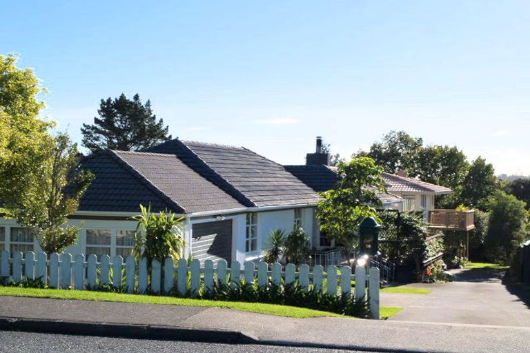 Photo of property in 2/26 Litten Road, Cockle Bay, Auckland, 2014