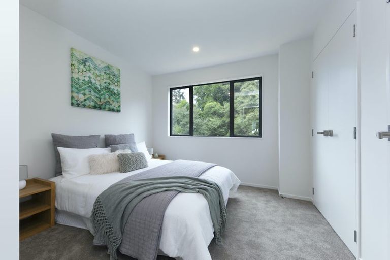 Photo of property in 5 Morihana Close, Glen Eden, Auckland, 0602