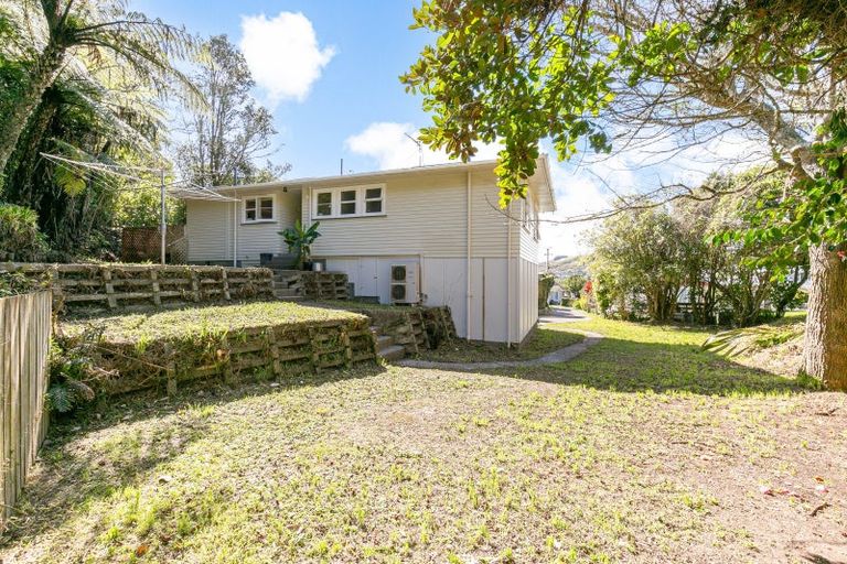 Photo of property in 29 Kahikatea Grove, Paparangi, Wellington, 6037