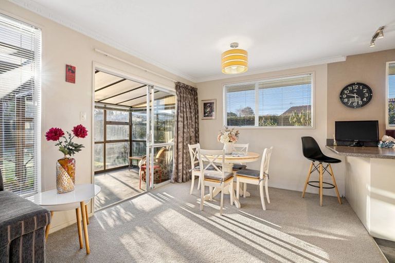 Photo of property in 96 Englefield Road, Northwood, Christchurch, 8051