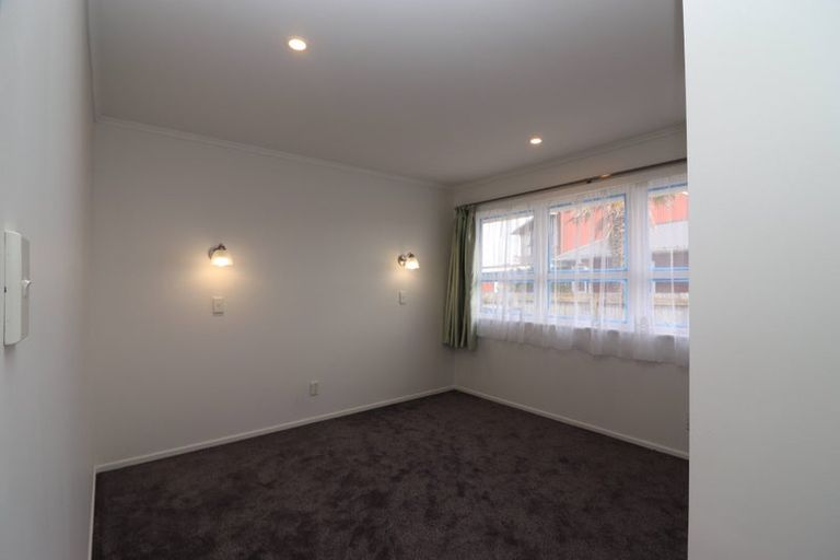 Photo of property in 2/95 Pakuranga Road, Pakuranga, Auckland, 2010