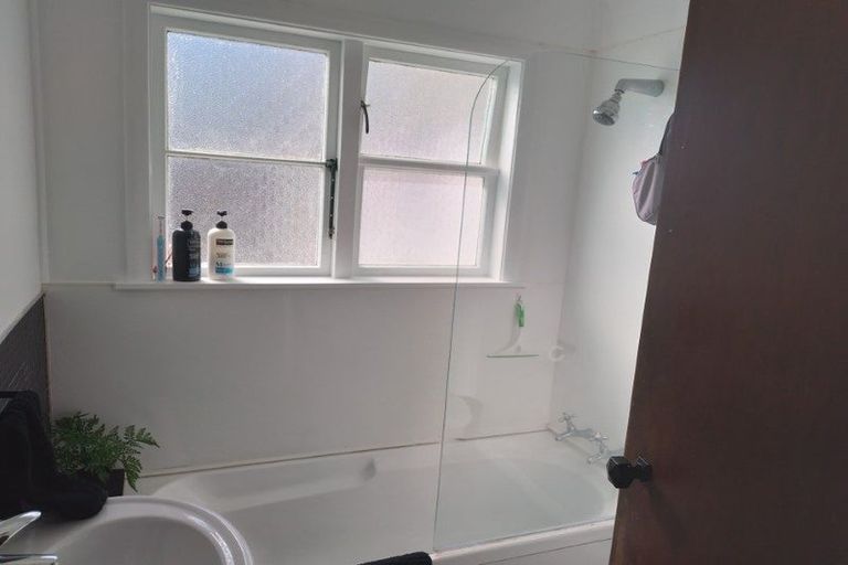 Photo of property in 6 Coates Grove, Silverstream, Upper Hutt, 5019