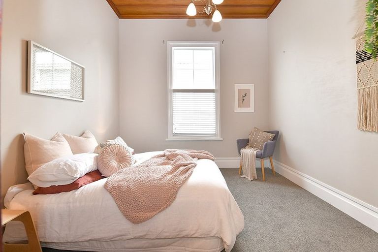 Photo of property in 21 Railway Street, Helensville, 0800