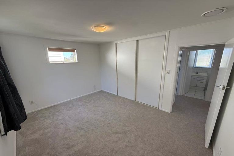 Photo of property in 29 Arrow Road, Forrest Hill, Auckland, 0620