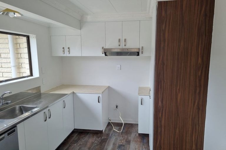 Photo of property in 23a Tukapa Street, Westown, New Plymouth, 4310