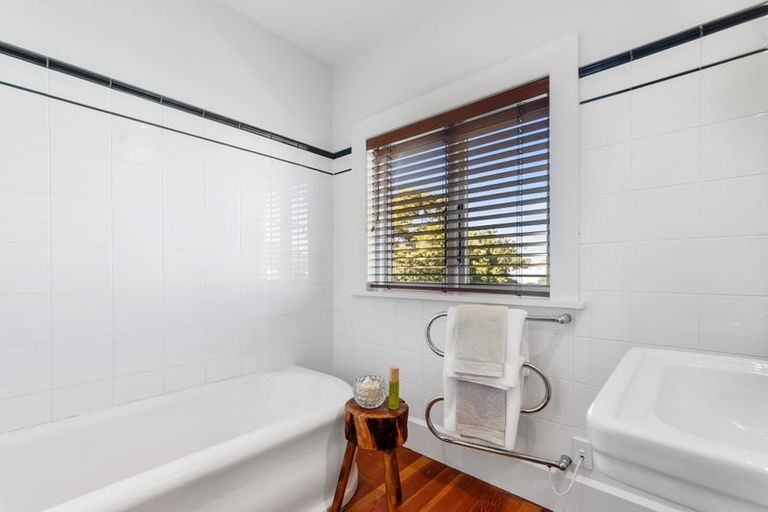 Photo of property in 12 Glandovey Road, Fendalton, Christchurch, 8052