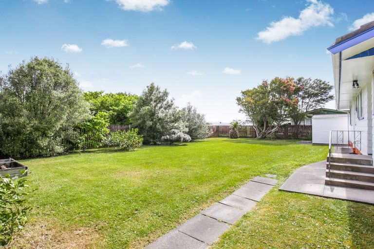 Photo of property in 16 Hinerau Street, Henderson, Auckland, 0612