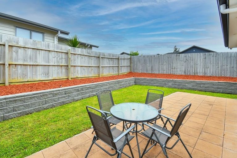Photo of property in 15 Huahua Crescent, Papakura, 2110