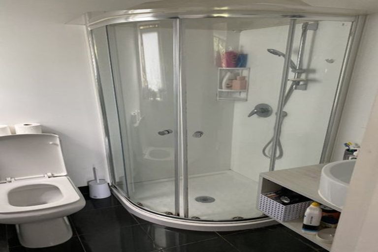 Photo of property in 29b Thurleigh Grove, Karori, Wellington, 6012