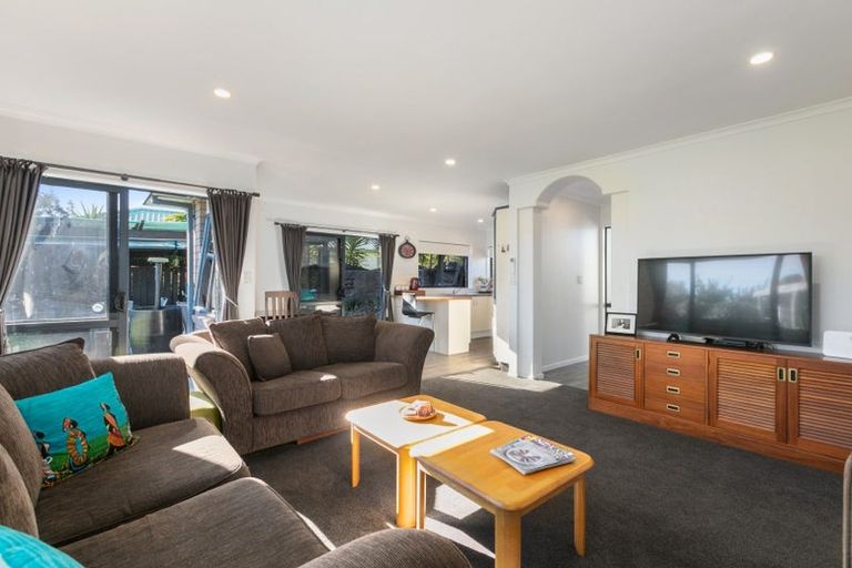 Photo of property in 19 Katerini Grove, Papamoa Beach, Papamoa, 3118