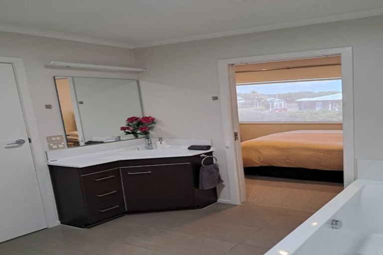 Photo of property in The Strand, 3/16 Ronald Street, Strandon, New Plymouth, 4312