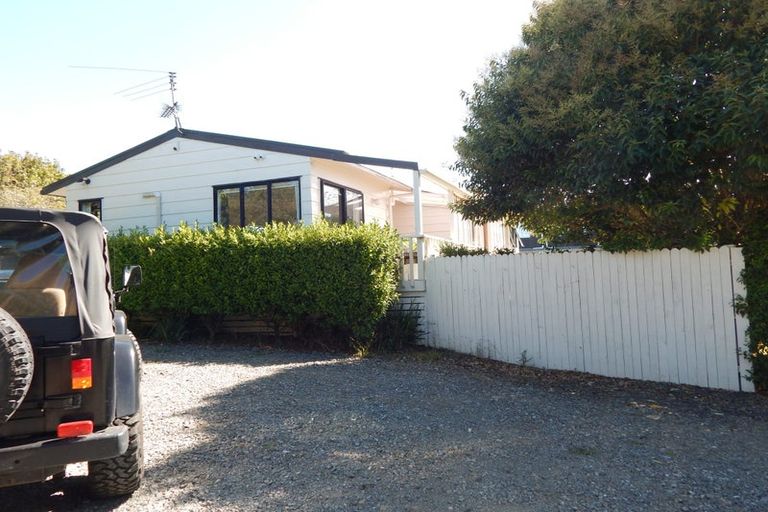 Photo of property in 7 Birdwood Road, Swanson, Auckland, 0612