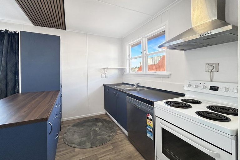 Photo of property in 38 Miro Street, Castlecliff, Whanganui, 4501