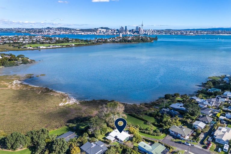 Photo of property in 20 Birkley Road, Bayswater, Auckland, 0622