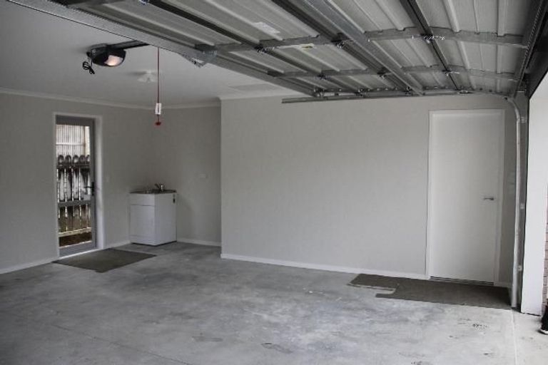 Photo of property in 56 Taikata Road, Te Atatu Peninsula, Auckland, 0610