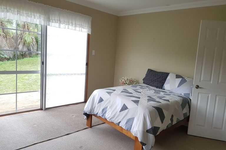 Photo of property in 11 Cobblestone Lane, Hillcrest, Auckland, 0627