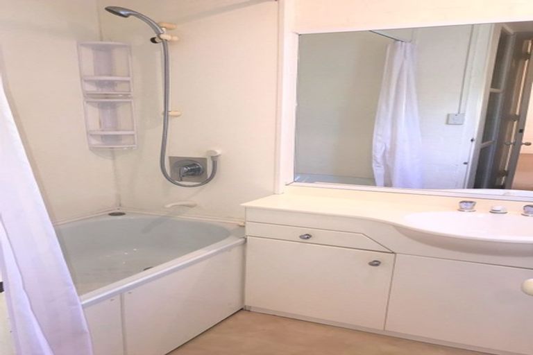 Photo of property in 141l Churton Drive, Churton Park, Wellington, 6037