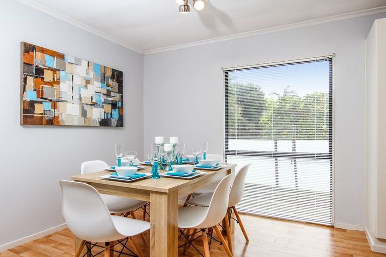 Photo of property in 2 Graham Avenue, Te Atatu Peninsula, Auckland, 0610