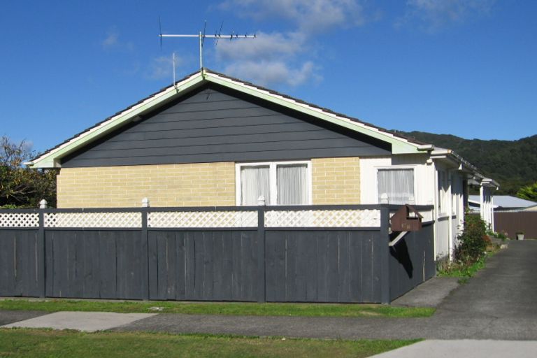 Photo of property in 13a Kumeroa Grove, Wainuiomata, Lower Hutt, 5014