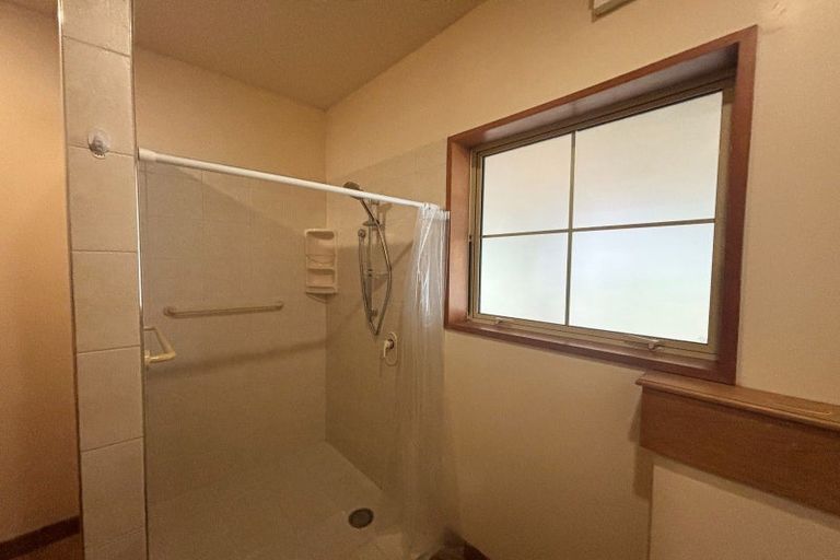 Photo of property in 118 Waimakariri Road, Harewood, Christchurch, 8051