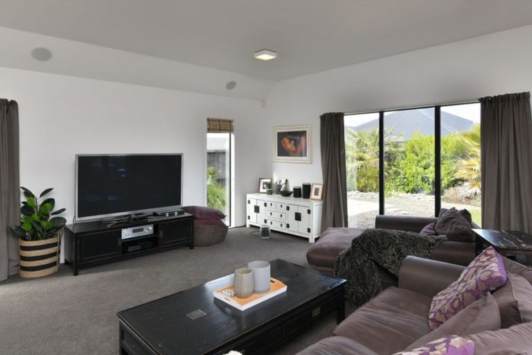 Photo of property in 46 Huntingdon Drive, Rangiora, 7400