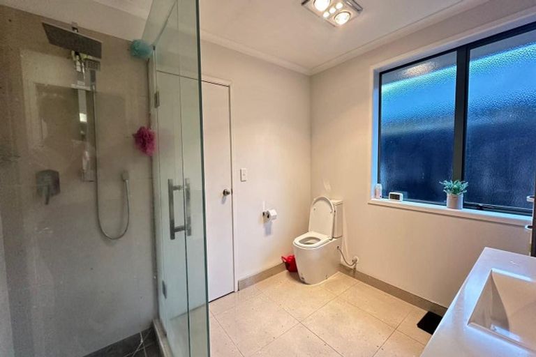 Photo of property in 4 Nobleman Place, Hamilton East, Hamilton, 3216