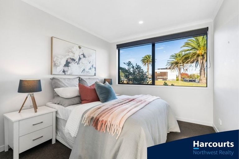 Photo of property in 284 Hobsonville Point Road, Hobsonville, Auckland, 0616