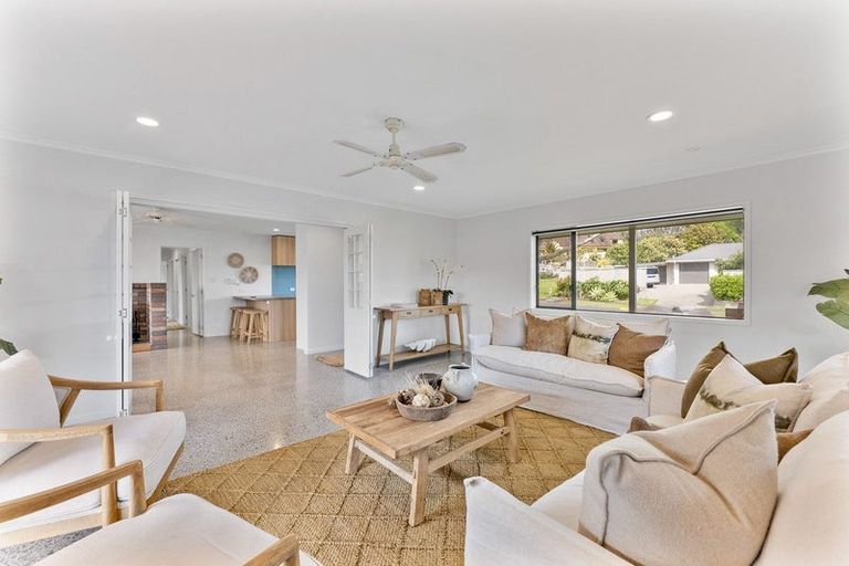 Photo of property in 7 Kaitake Place, Oakura, 4314