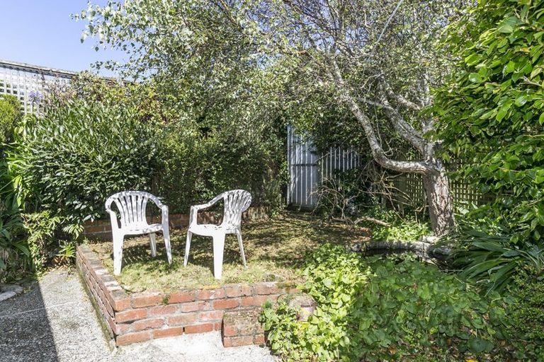 Photo of property in 236 Ohiro Road, Brooklyn, Wellington, 6021