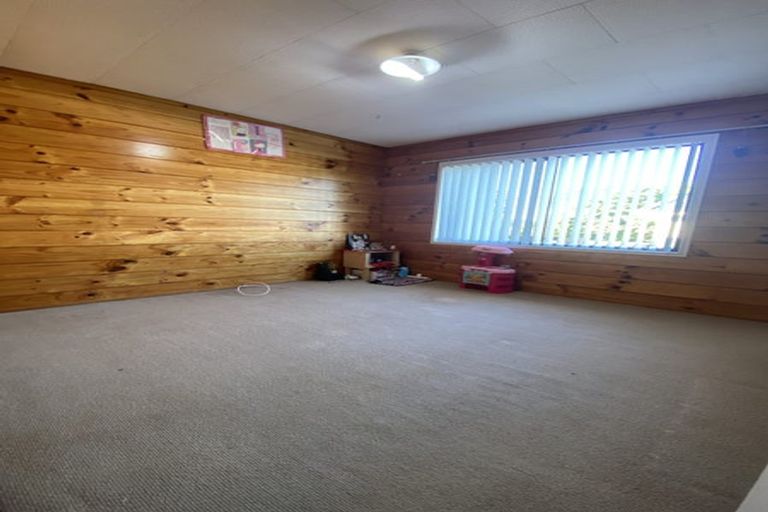 Photo of property in 1/42 Starforth Place, Henderson, Auckland, 0612