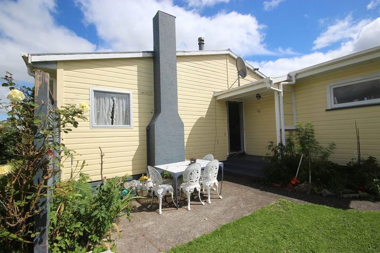 Photo of property in 2 Ettrick Place, Tokoroa, 3420
