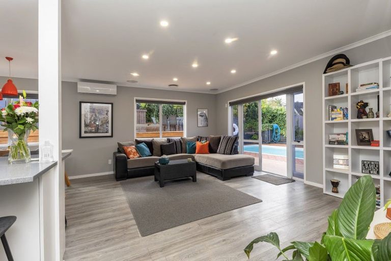 Photo of property in 56 Cyclarama Crescent, Massey, Auckland, 0614