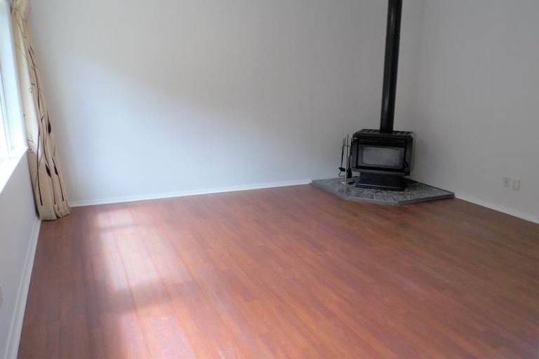 Photo of property in 142 Parkvale Road, Karori, Wellington, 6012