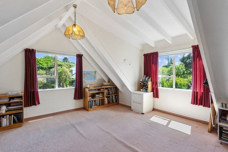 Photo of property in 43 Ngarara Road, Waikanae, 5036