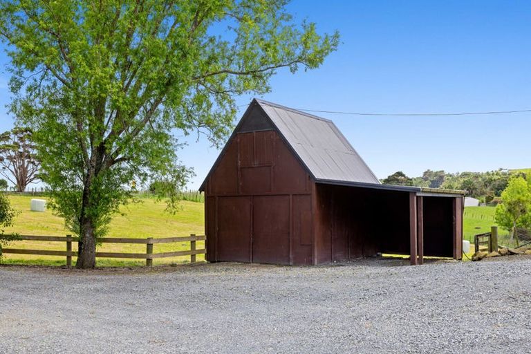 Photo of property in 310 Waiteitei Road, Wellsford, 0974