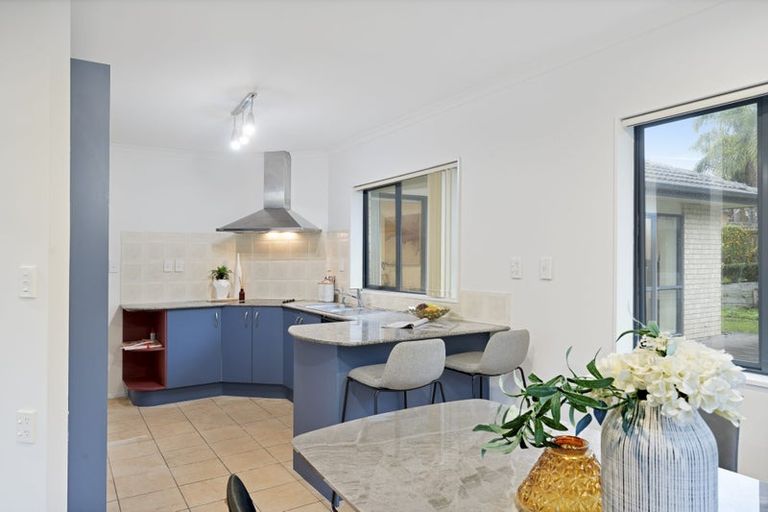 Photo of property in 6 Rosebay Rise, Henderson, Auckland, 0610