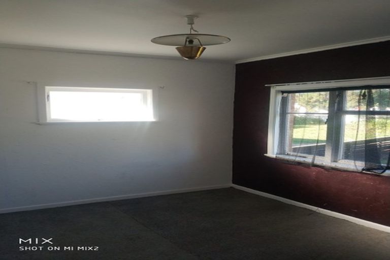 Photo of property in 63 Golf Road, New Lynn, Auckland, 0600