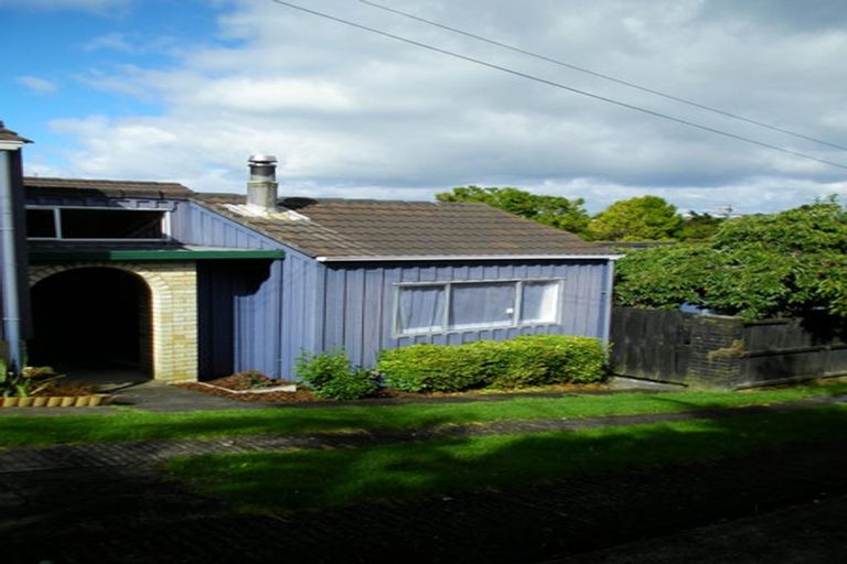 Photo of property in 21 Howard Road, Northcote, Auckland, 0627