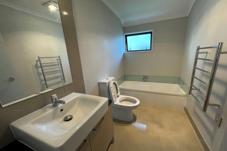 Photo of property in 20 Hirimate Place, Flat Bush, Auckland, 2019