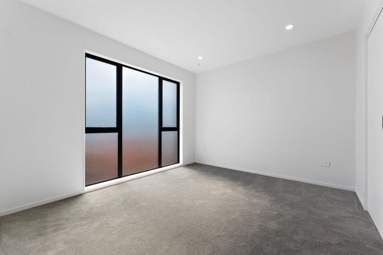 Photo of property in 729 Massey Road, Mangere, Auckland, 2022