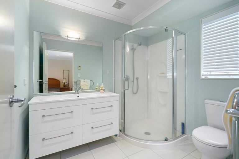 Photo of property in 8 Madison Street, Cambridge, 3434