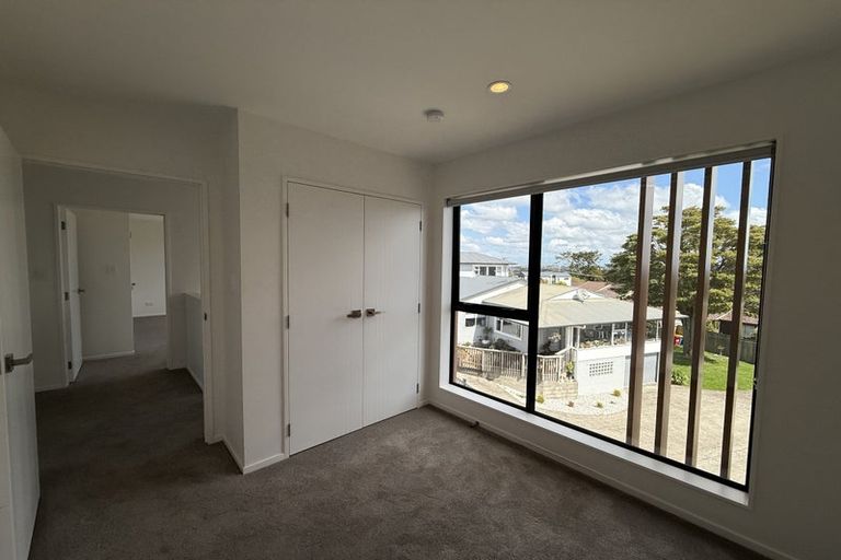 Photo of property in 13f Glendhu Road, Bayview, Auckland, 0629