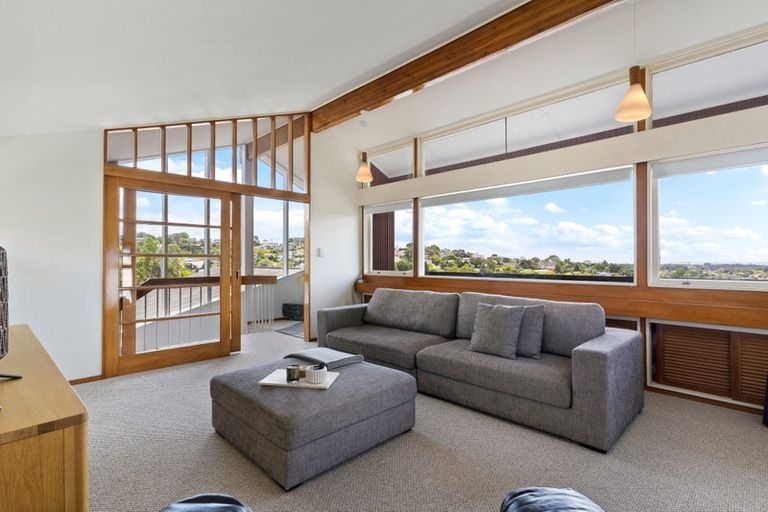 Photo of property in 31 Mcdowell Crescent, Hillcrest, Auckland, 0627
