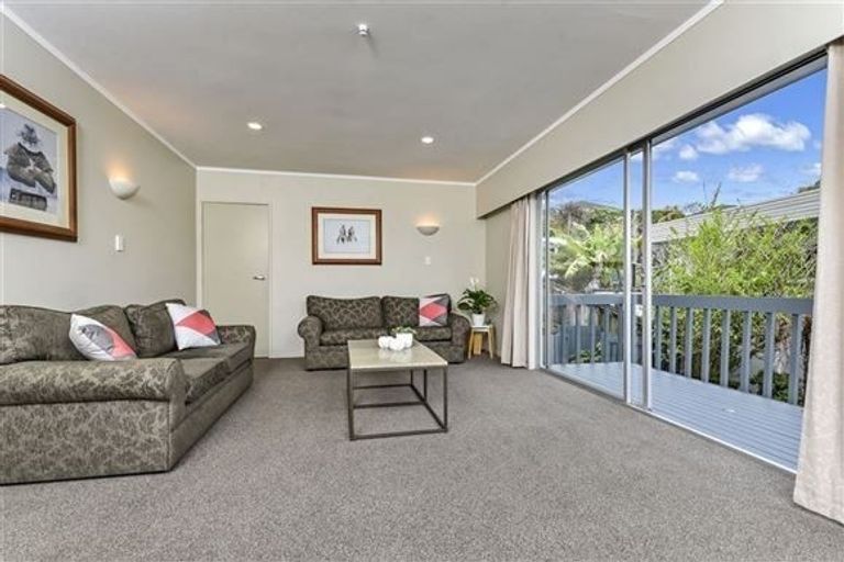 Photo of property in 61 Merriefield Avenue, Forrest Hill, Auckland, 0620